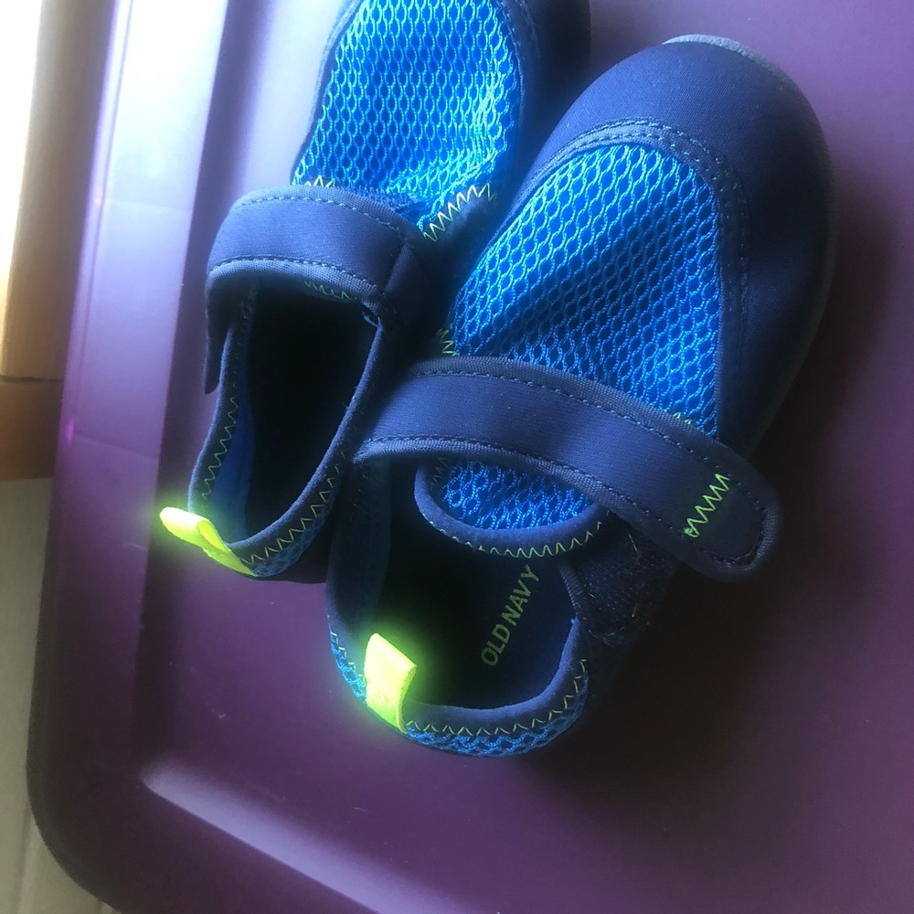 Toddler Boy Old Navy Water Shoes 10c